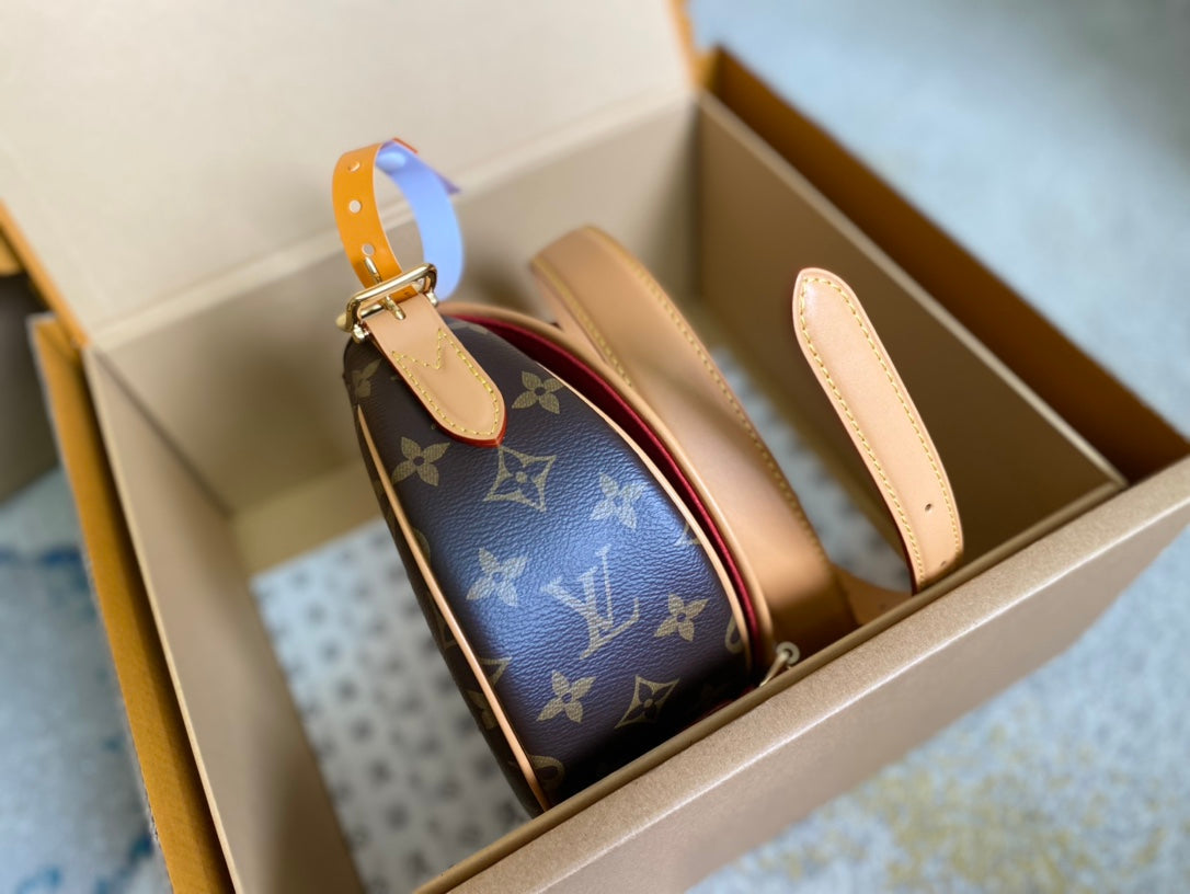 SACOCHE DE SELLE 18 EN TOILE MONOGRAMME MARRON ET GARNITURE EN CUIR