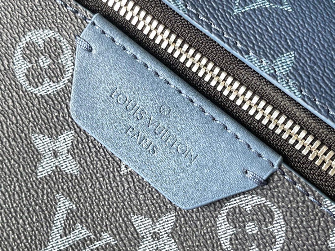 SAC À DOS DISCOVERY PM 38 TOILE DÉGRADÉE MONOGRAMME BLEU ÉGÉEN ET NOIR