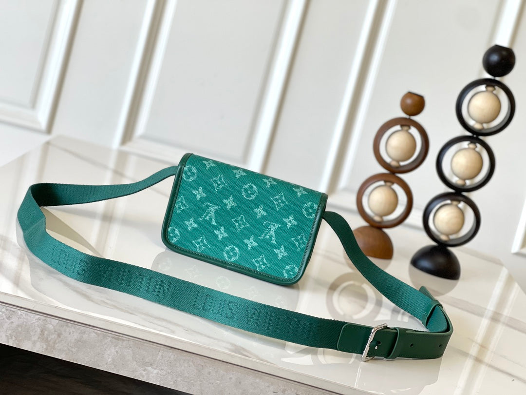 Portefeuille portable Bosphore 19 pouces en toile héritage monogrammée verte