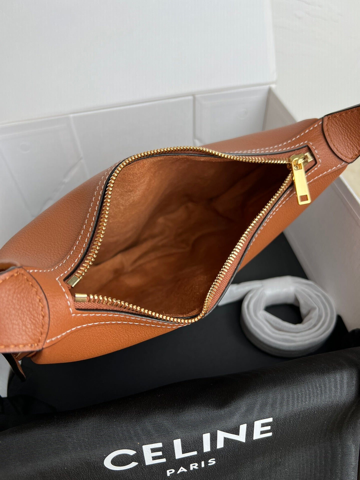 PETITE HELOISE 23CM CUIR DE VEAU MARRON ACIER DORÉ