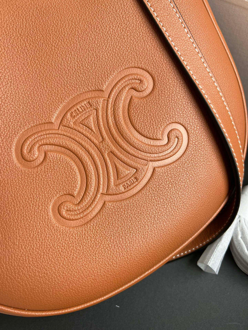 PETITE HELOISE 23CM CUIR DE VEAU MARRON ACIER DORÉ