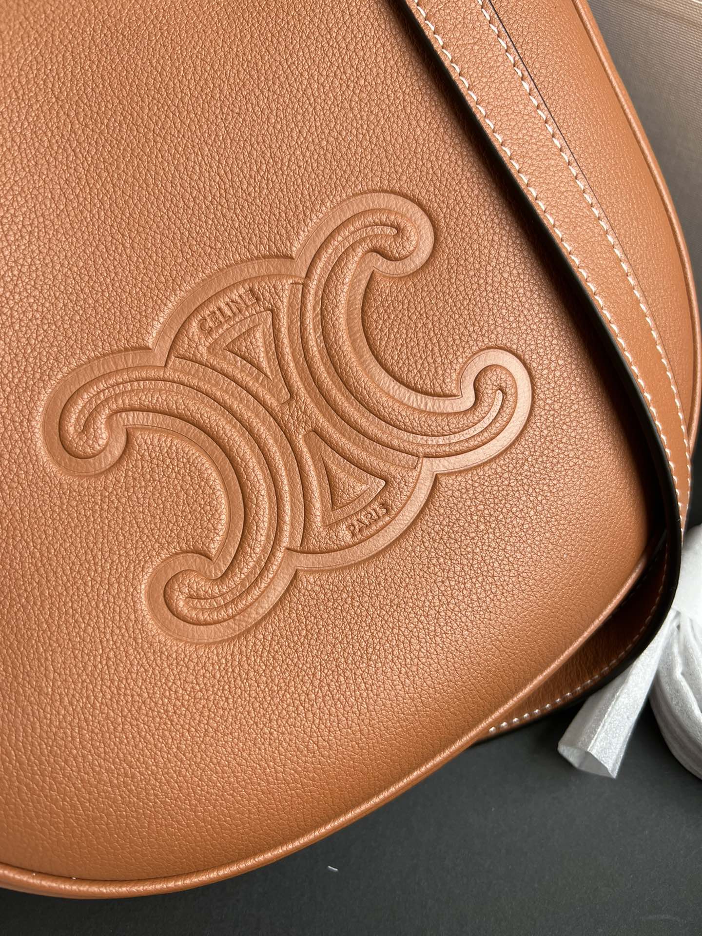 PETITE HELOISE 23CM CUIR DE VEAU MARRON ACIER DORÉ
