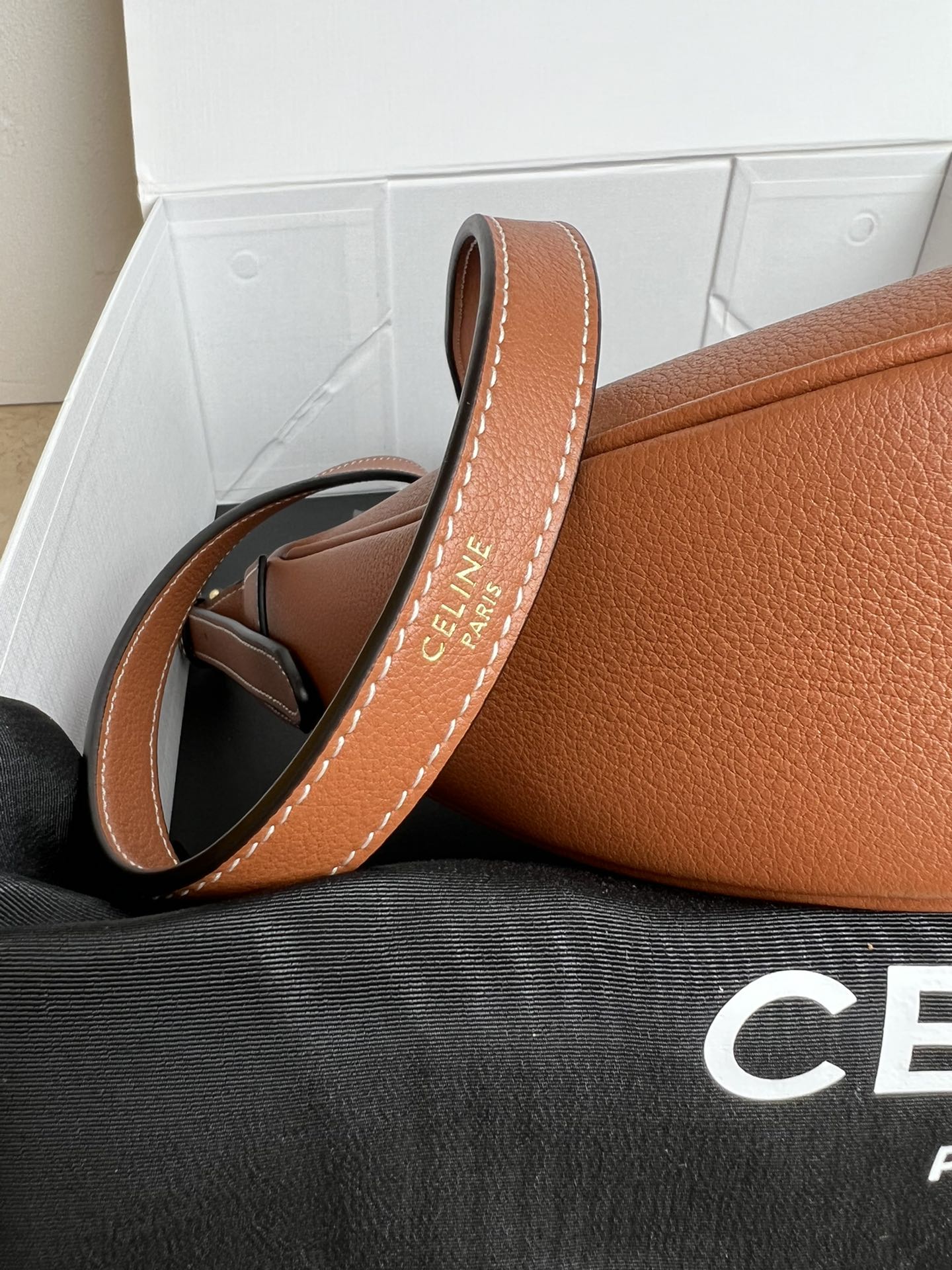 PETITE HELOISE 23CM CUIR DE VEAU MARRON ACIER DORÉ