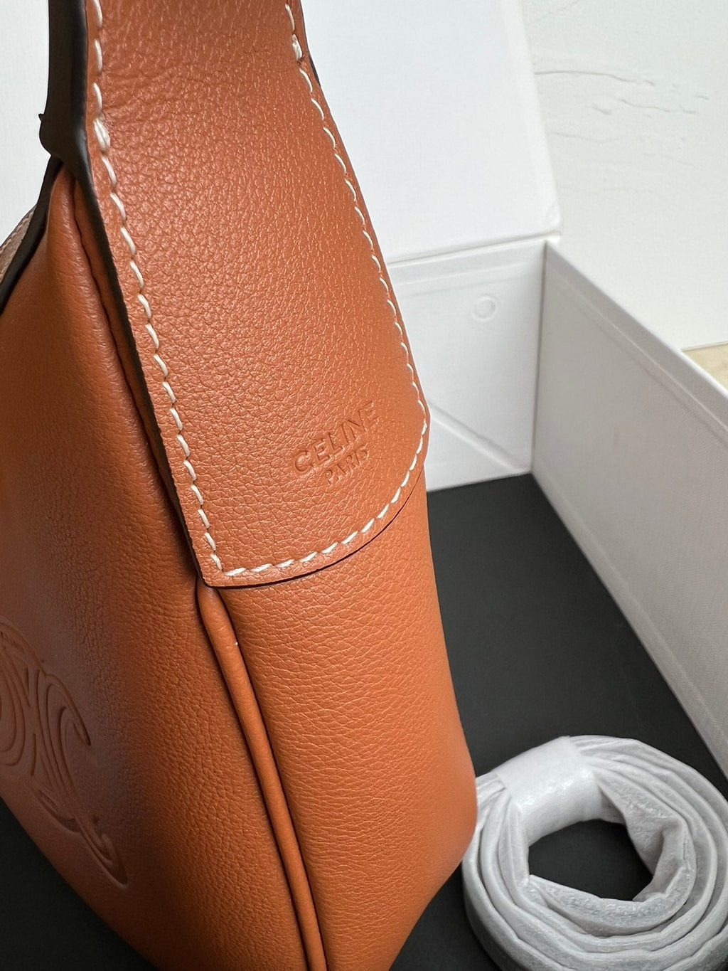 PETITE HELOISE 23CM CUIR DE VEAU MARRON ACIER DORÉ