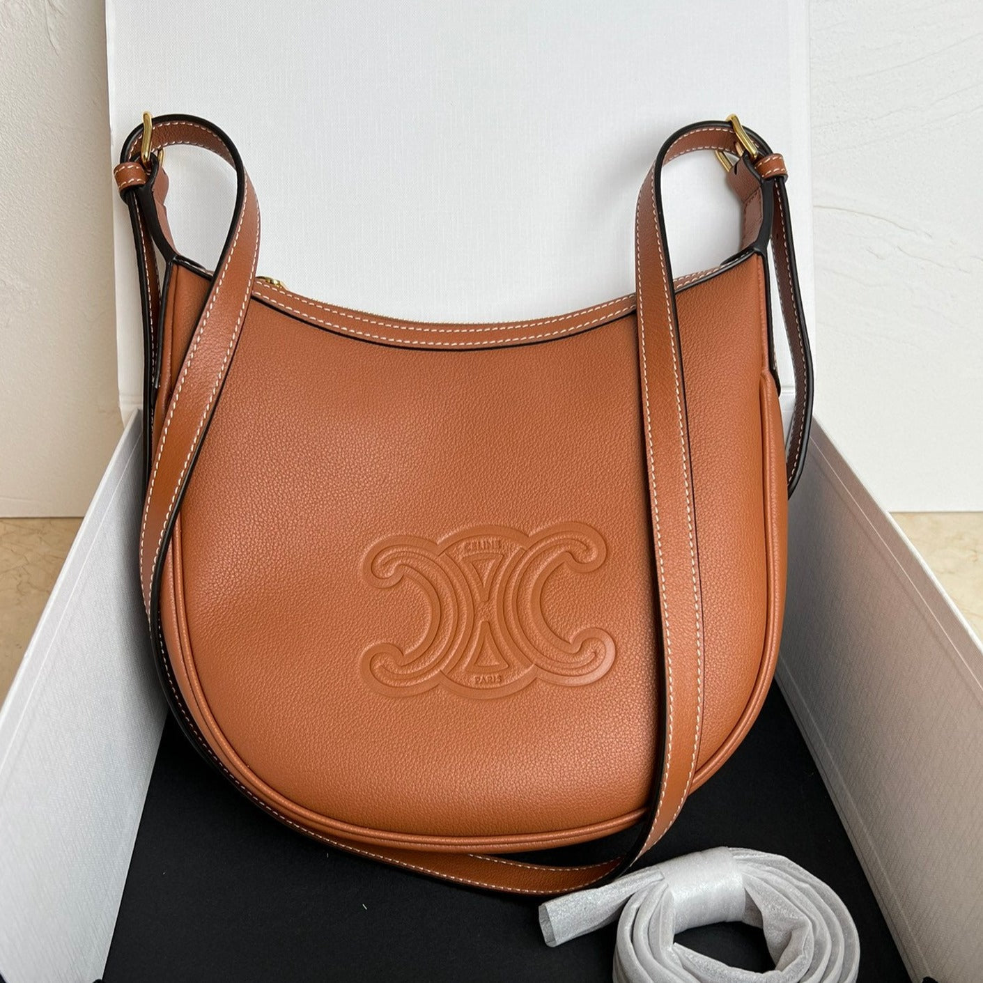 PETITE HELOISE 23CM CUIR DE VEAU MARRON ACIER DORÉ