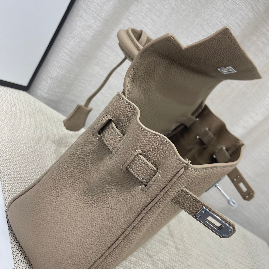 HM KELLY 25CM GRIS TOURTERELLE CUIR TOGO QUINCAILLERIE ARGENTÉE