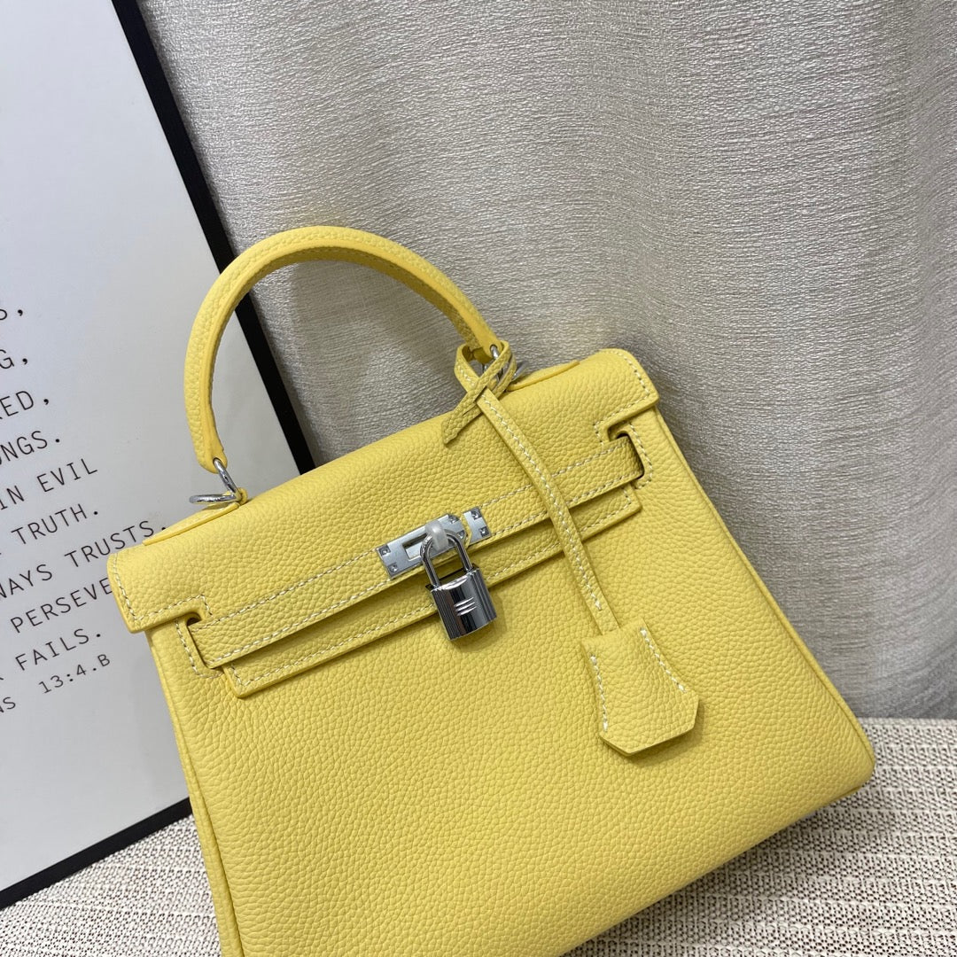 HM KELLY 25CM CUIR TOGO LIME QUINCAILLERIE ARGENTÉE