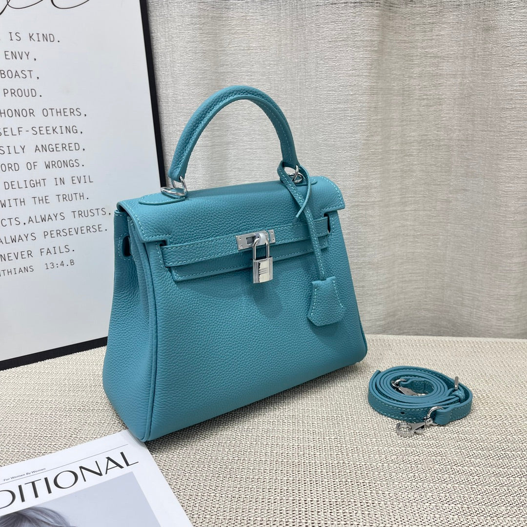 HM KELLY 25CM RETOURNE CUIR TOGO TURQUOISE QUINCAILLERIE ARGENTÉE
