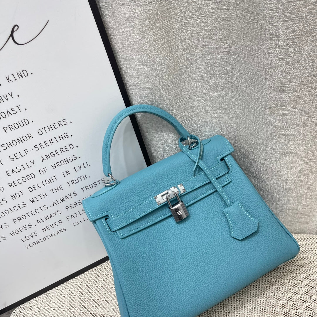 HM KELLY 25CM RETOURNE CUIR TOGO TURQUOISE QUINCAILLERIE ARGENTÉE