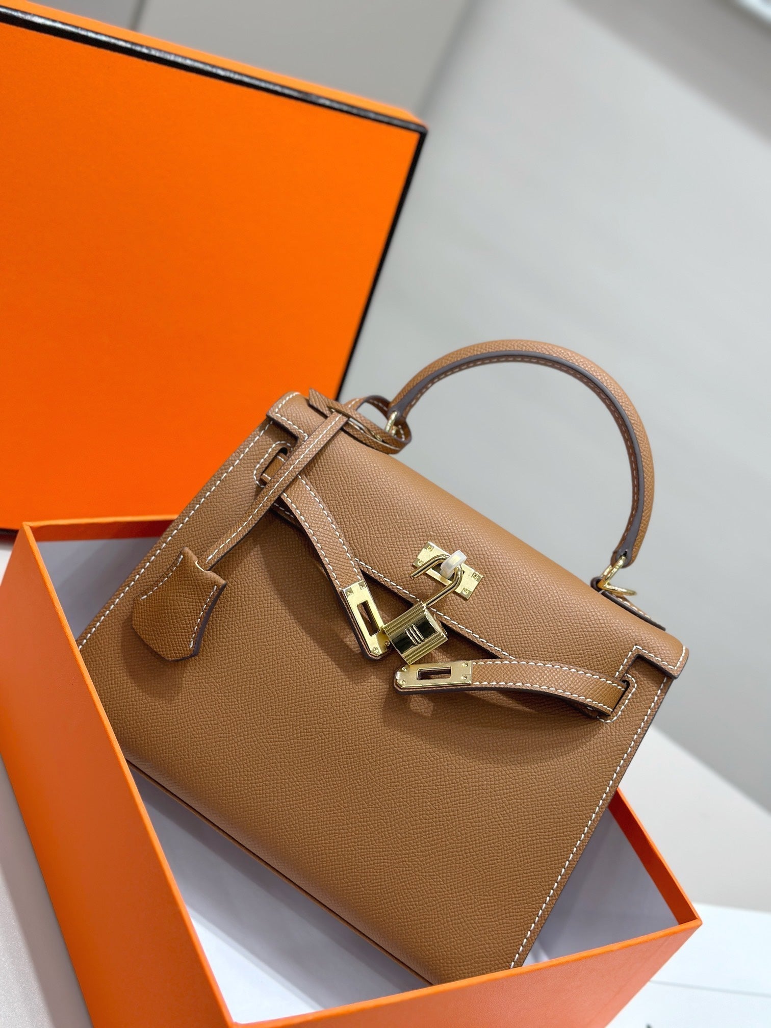HM KELLY 25CM CUIR EPSOM DORÉ QUINCAILLERIE DORÉ