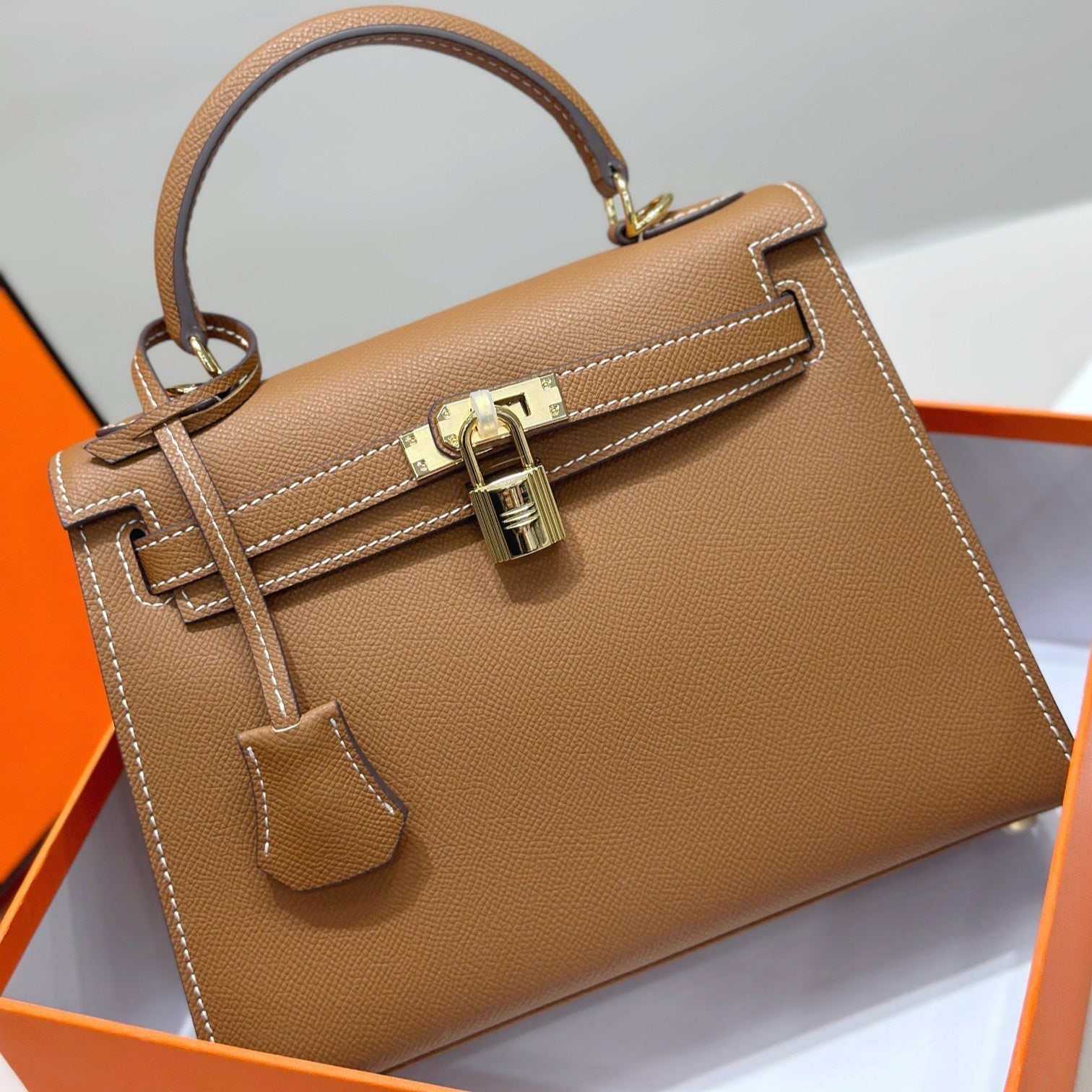 HM KELLY 25CM CUIR EPSOM DORÉ QUINCAILLERIE DORÉ
