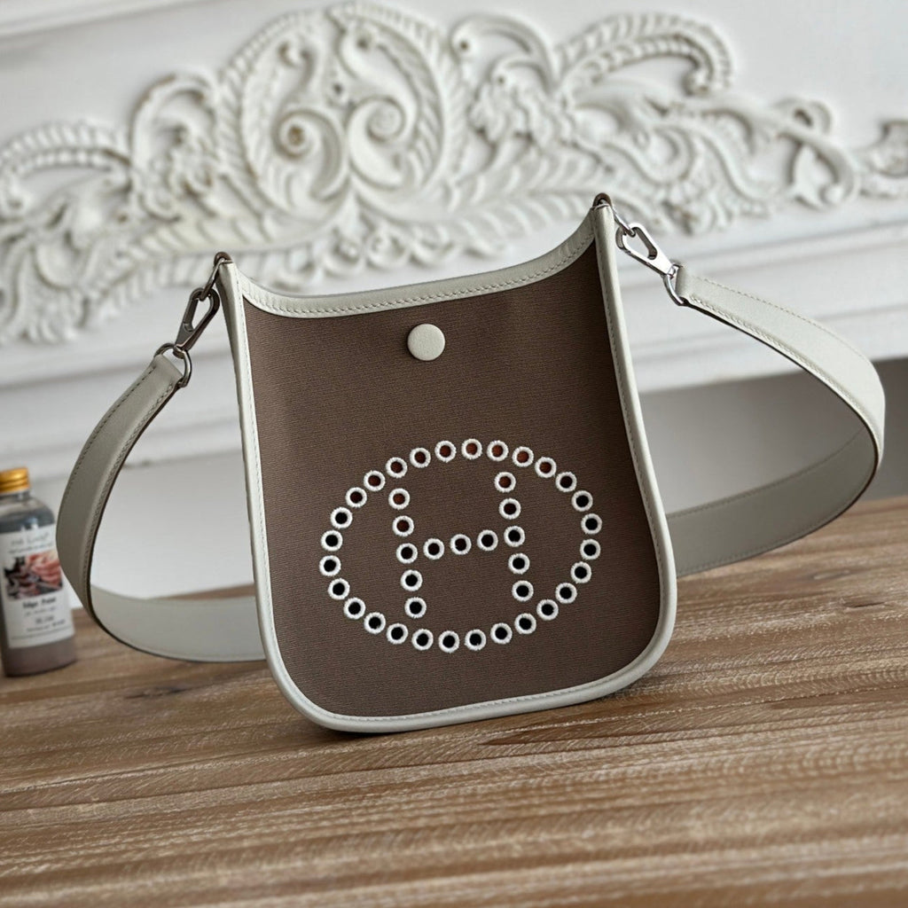 MINI SAC NEO 17 EVELYNE EN TOILE MARRON WENGÉ ET CUIR DE VEAU BLANC