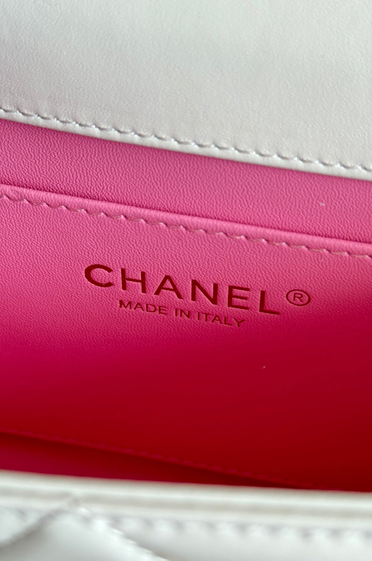 MINI FLAP 19CM WHITE LAMBSKIN GOLD HARDWARE