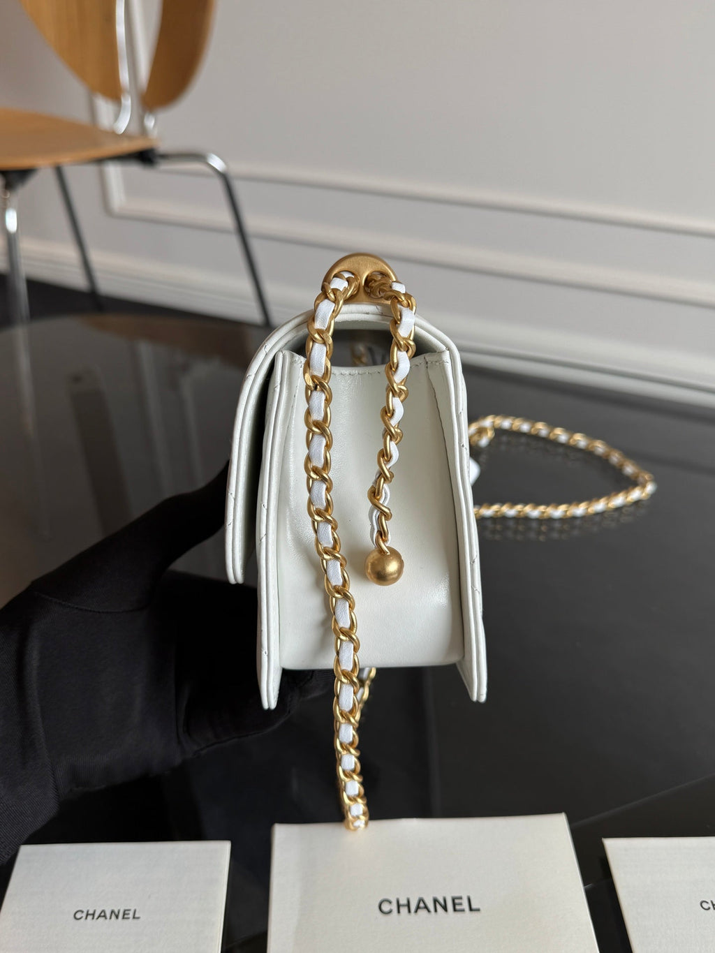 MINI FLAP 19CM WHITE LAMBSKIN GOLD HARDWARE