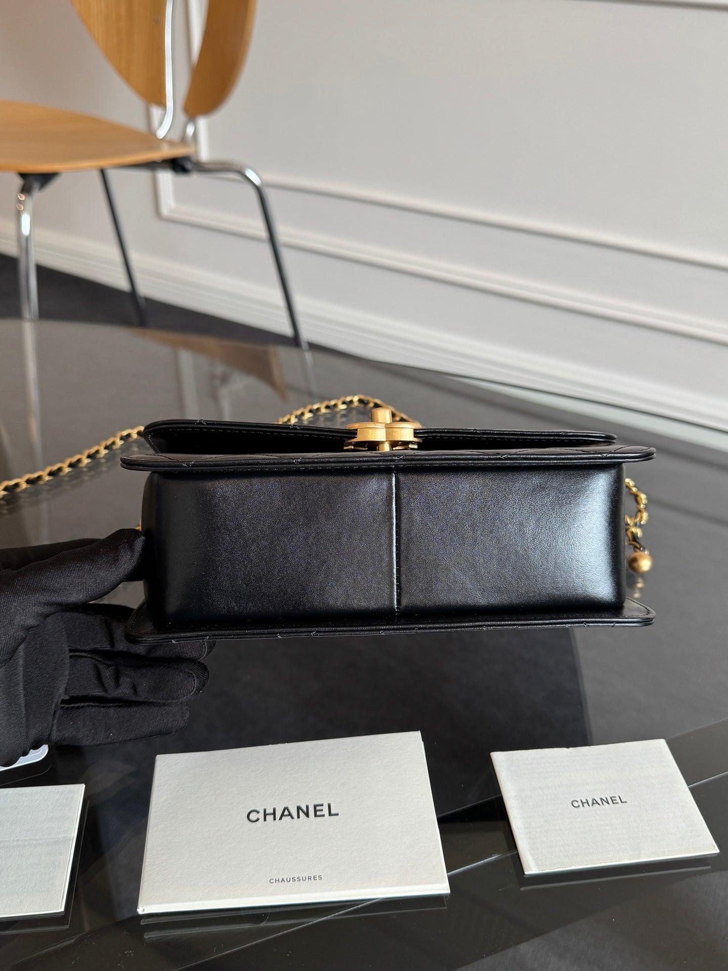 MINI RABAT 22CM CUIR D'AGNEAU NOIR QUINCAILLERIE DORÉ