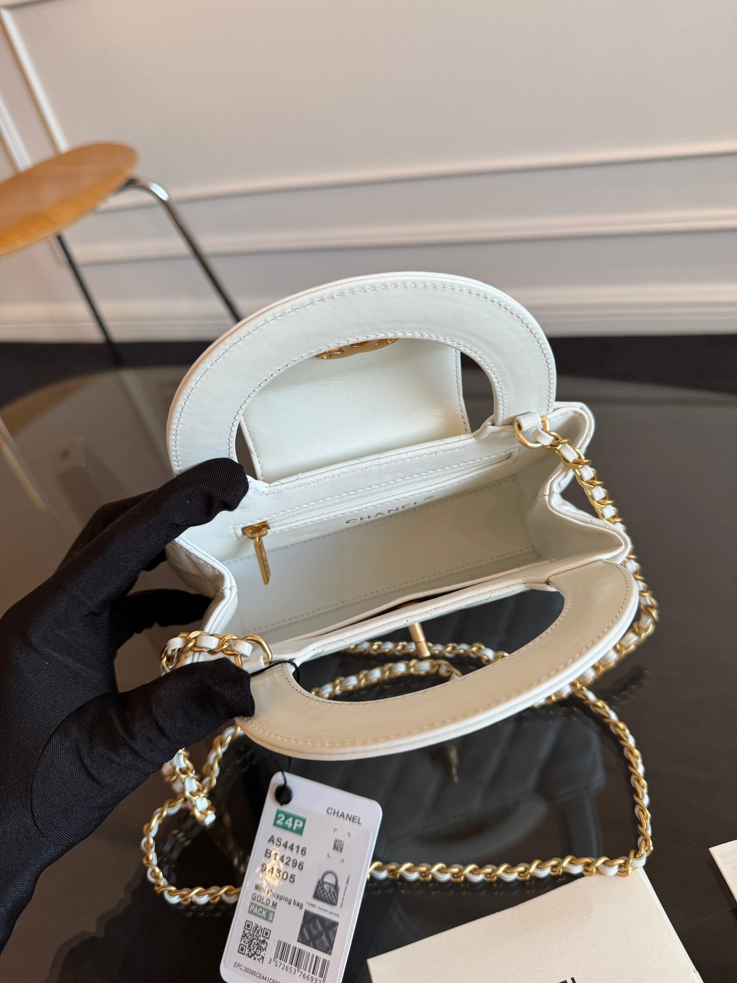 SAC CABAS KELLY 19 EN CUIR DE VEAU BLANC QUINCAILLERIE DORÉ 