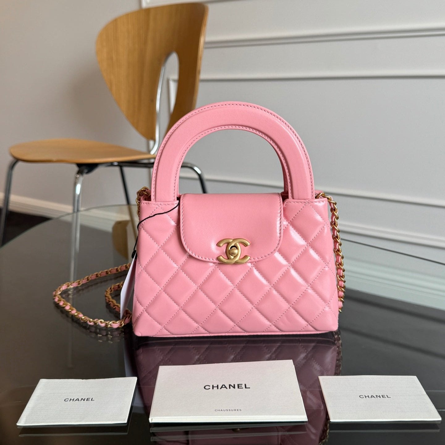 SAC CABAS KELLY 19 EN CUIR DE VEAU ROSE SAUMON, QUINCAILLERIE DORÉ 