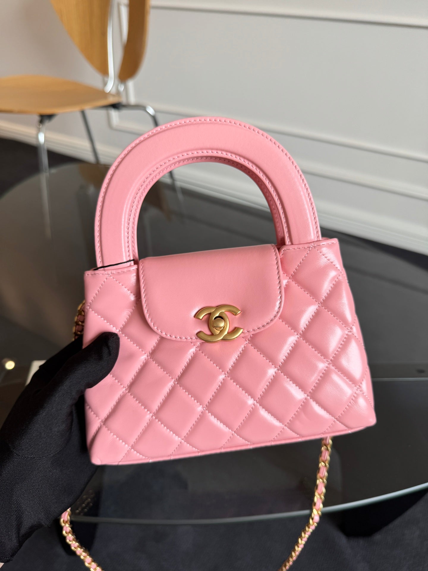 SAC CABAS KELLY 19 EN CUIR DE VEAU ROSE SAUMON, QUINCAILLERIE DORÉ 