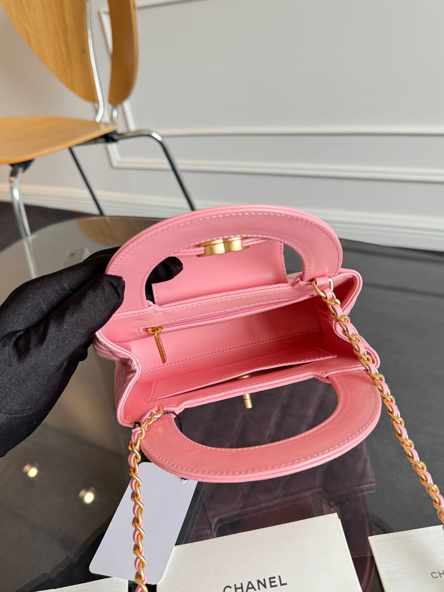 SAC CABAS KELLY 19 EN CUIR DE VEAU ROSE SAUMON, QUINCAILLERIE DORÉ 
