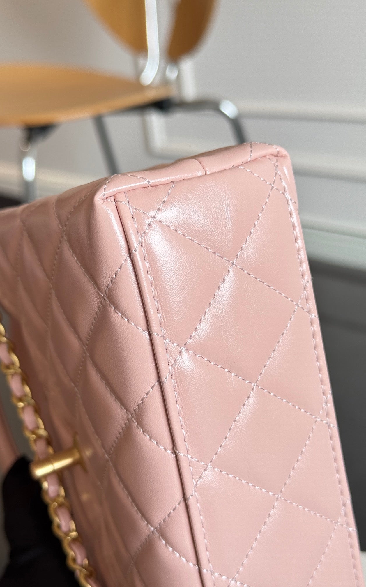 SAC CABAS KELLY 19 EN CUIR DE VEAU ROSE CLAIR, QUINCAILLERIE DORÉ 