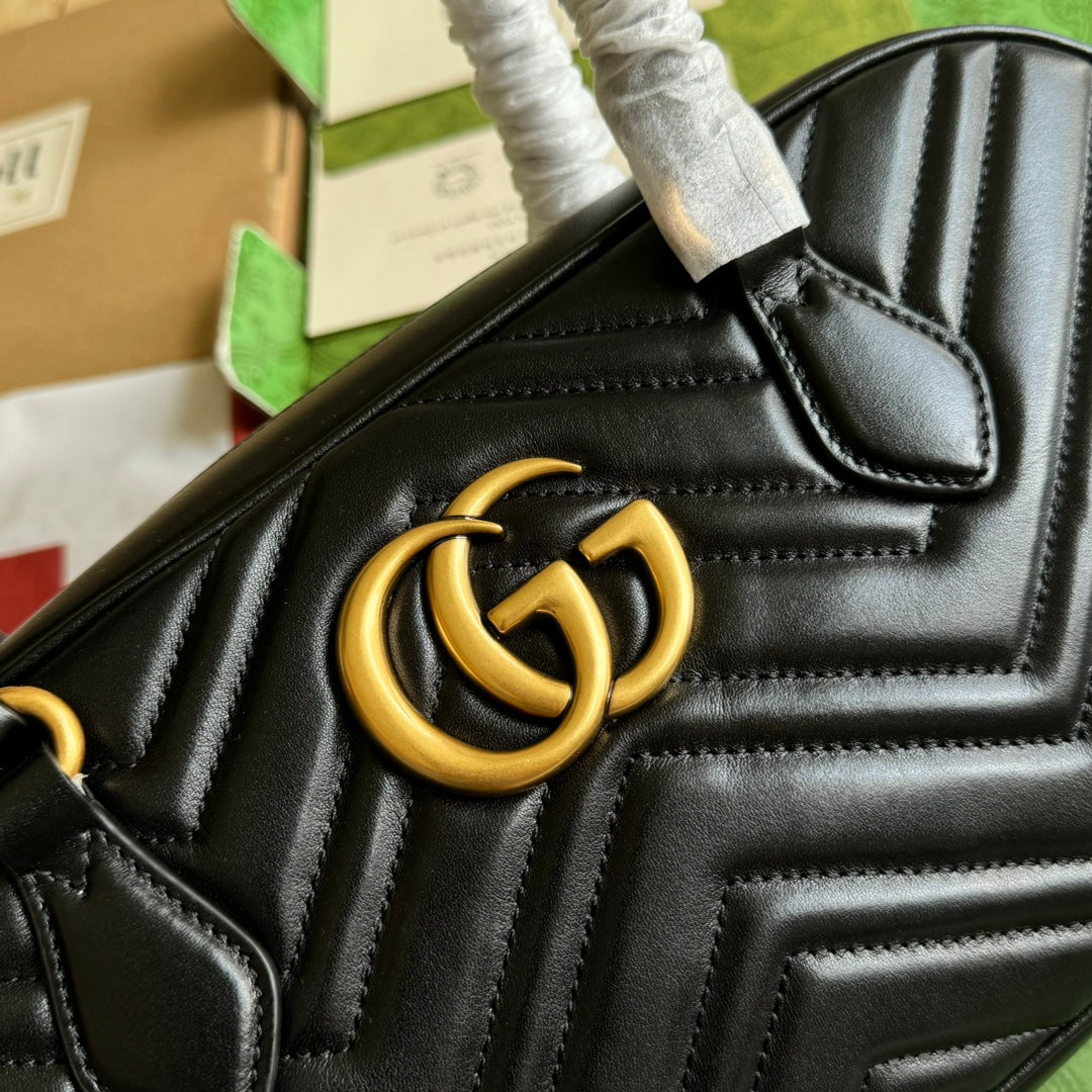 Sac à main GG Marmont Medium avec poignée supérieure 35 cm en cuir de veau noir et matériel doré