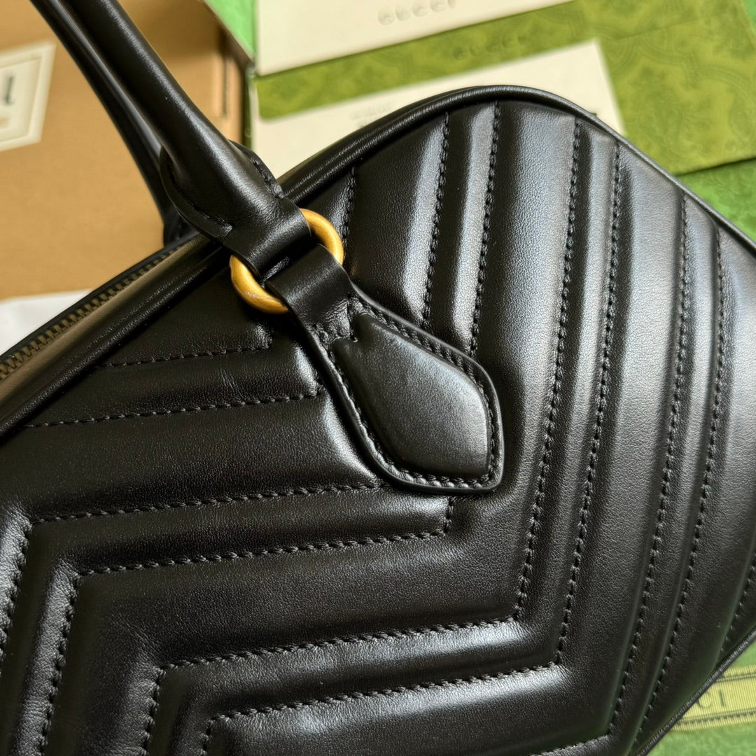 Sac à main GG Marmont Medium avec poignée supérieure 35 cm en cuir de veau noir et matériel doré