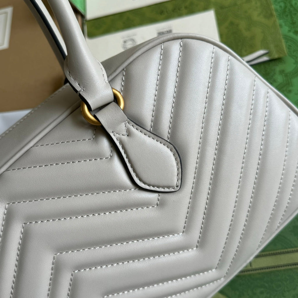 Sac à main GG Marmont Medium avec poignée supérieure 35 cm en cuir de veau crème et quincaillerie dorée