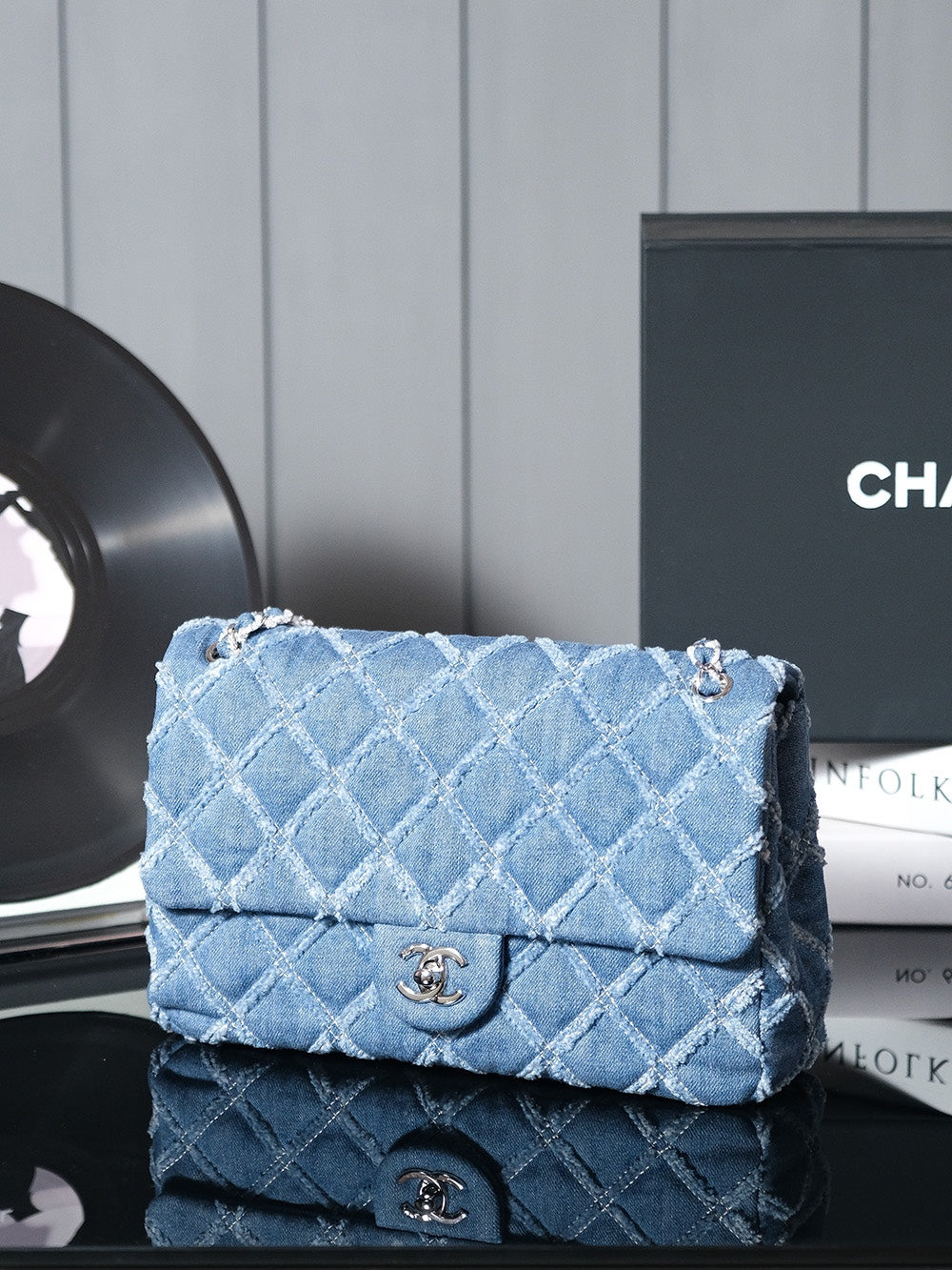 24S FLAP BAG 25.5CM BLUE QUILTED DENIM