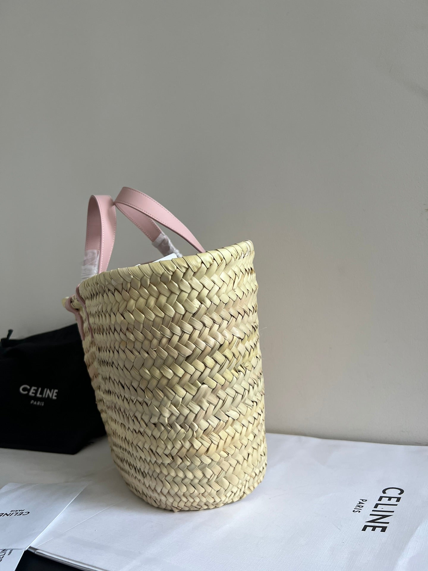 SAC CLASSIQUE MOYEN 25 CM EN RAPHIA ET CUIR DE VEAU BRUN