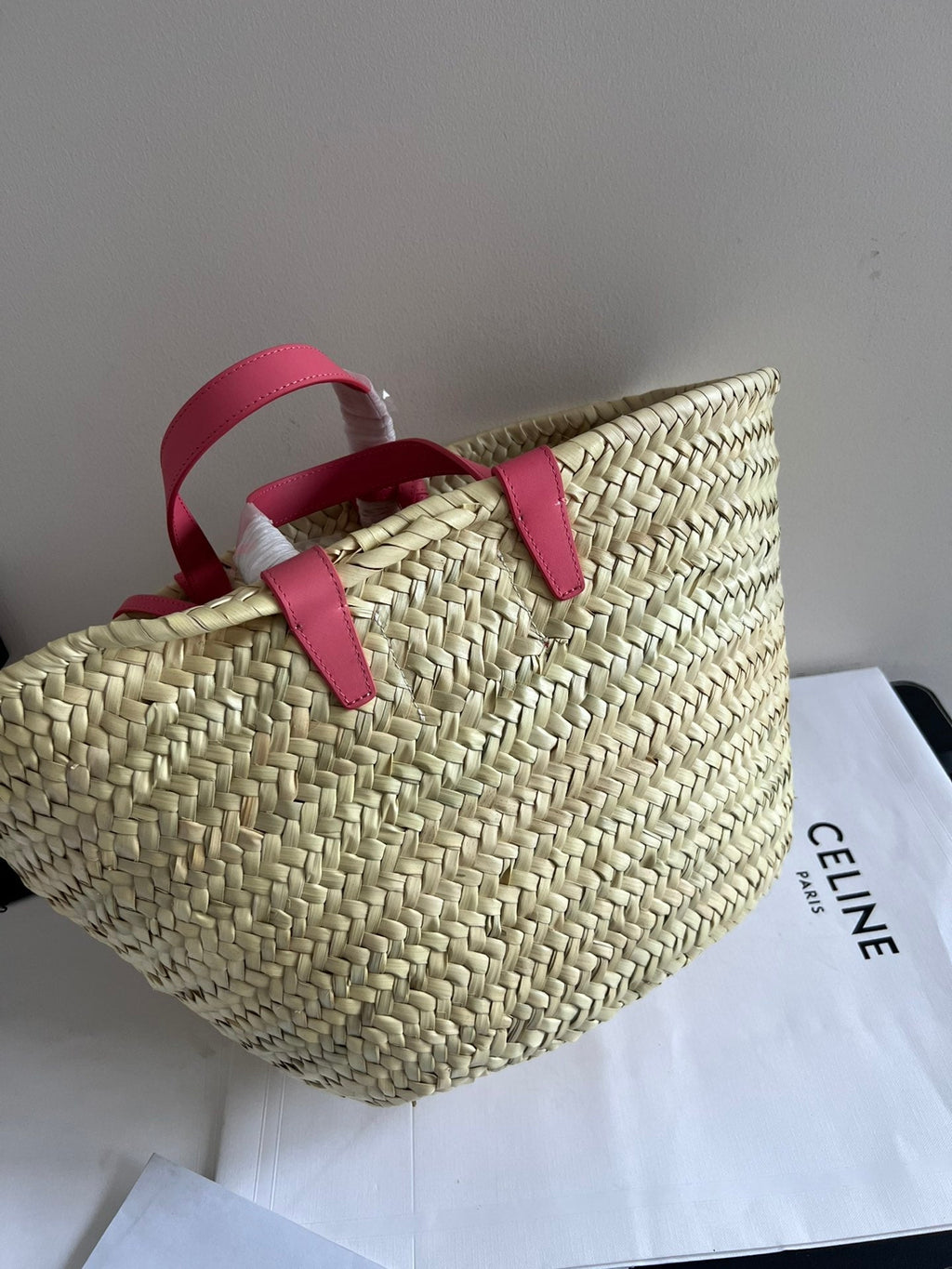 SAC CLASSIQUE MOYEN 25 CM EN RAPHIA ET CUIR DE VEAU ROSE FONCÉ