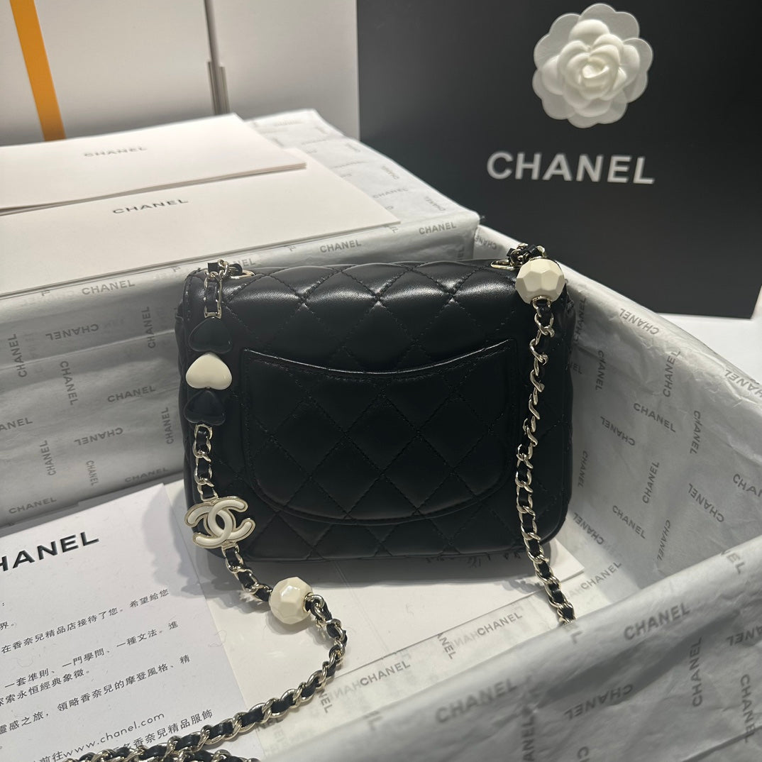 23P FLAP BAG 16CM BLACK CALFSKIN SIVER HARDWARE
