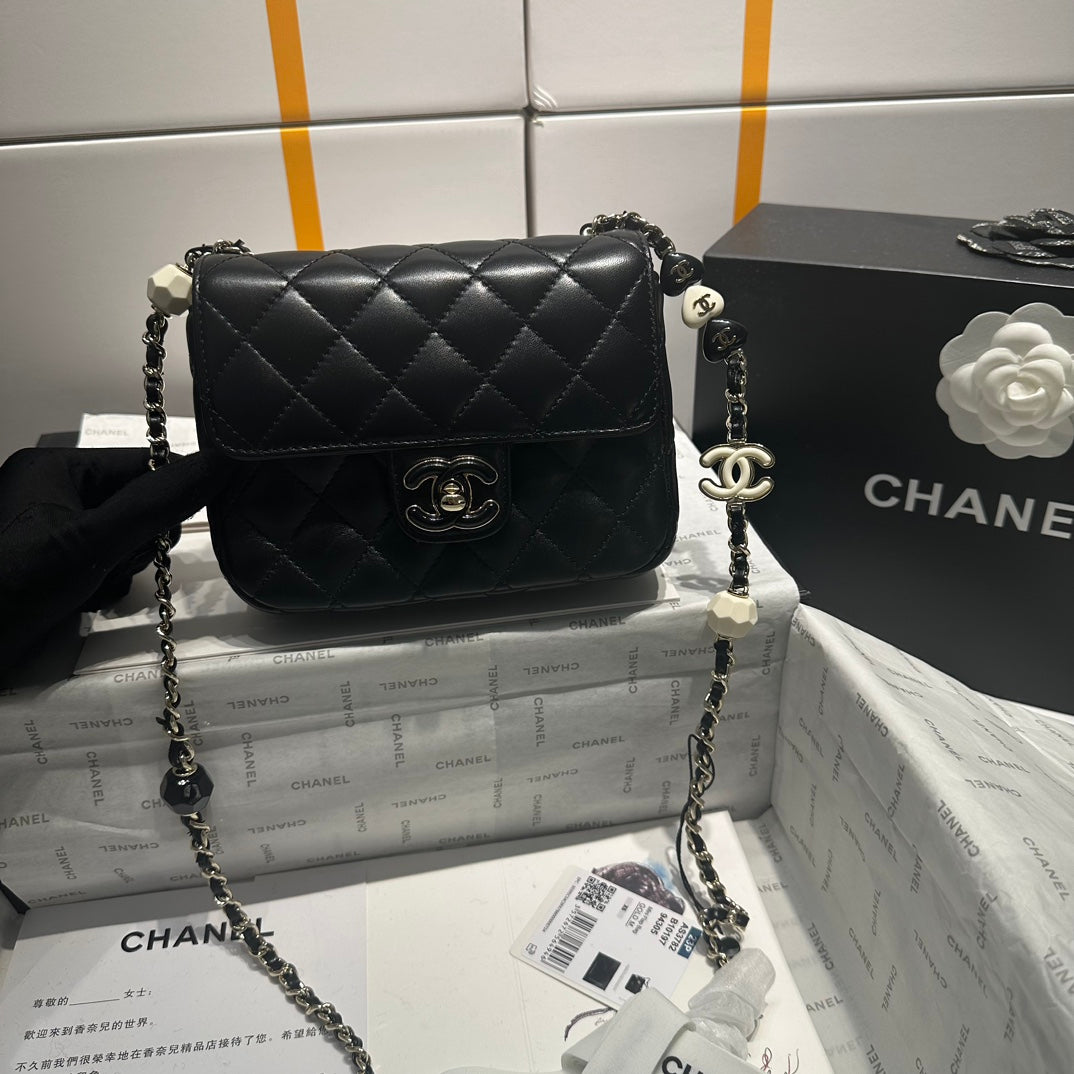 23P FLAP BAG 16CM BLACK CALFSKIN SIVER HARDWARE