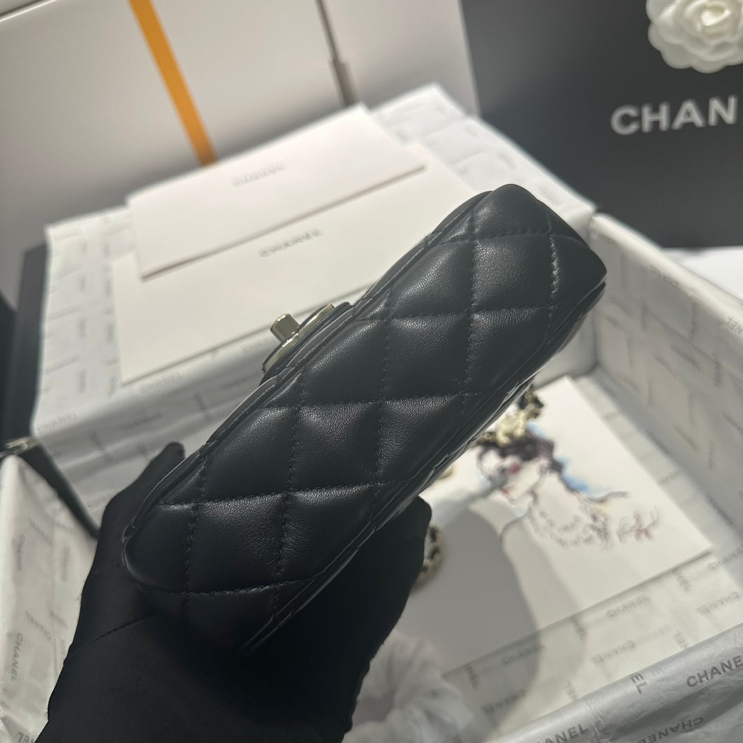 23P FLAP BAG 16CM BLACK CALFSKIN SIVER HARDWARE