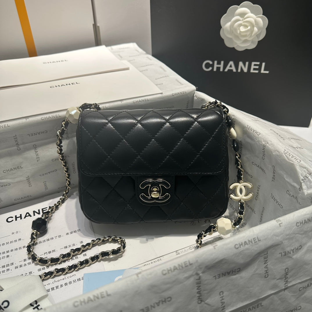 23P FLAP BAG 16CM BLACK CALFSKIN SIVER HARDWARE