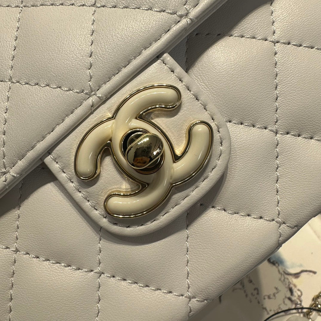 23P FLAP BAG 16CM GREY CALFSKIN SIVER HARDWARE