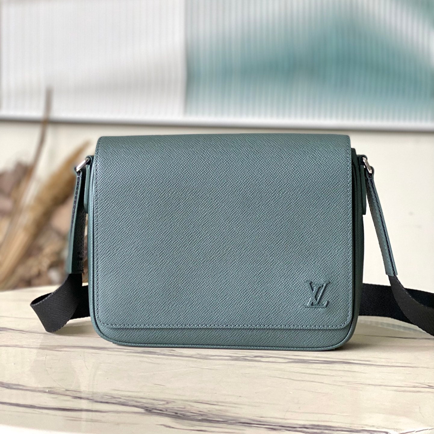 DISTRICT PM 26 EN CUIR DE VEAU VERT CELESTE