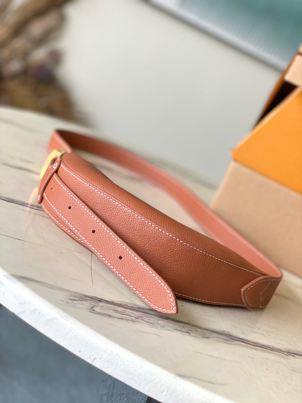 SAC BANANE DISCRET 28 EN CUIR DE VEAU ORANGE ESPAGNOL BOUCLE OR