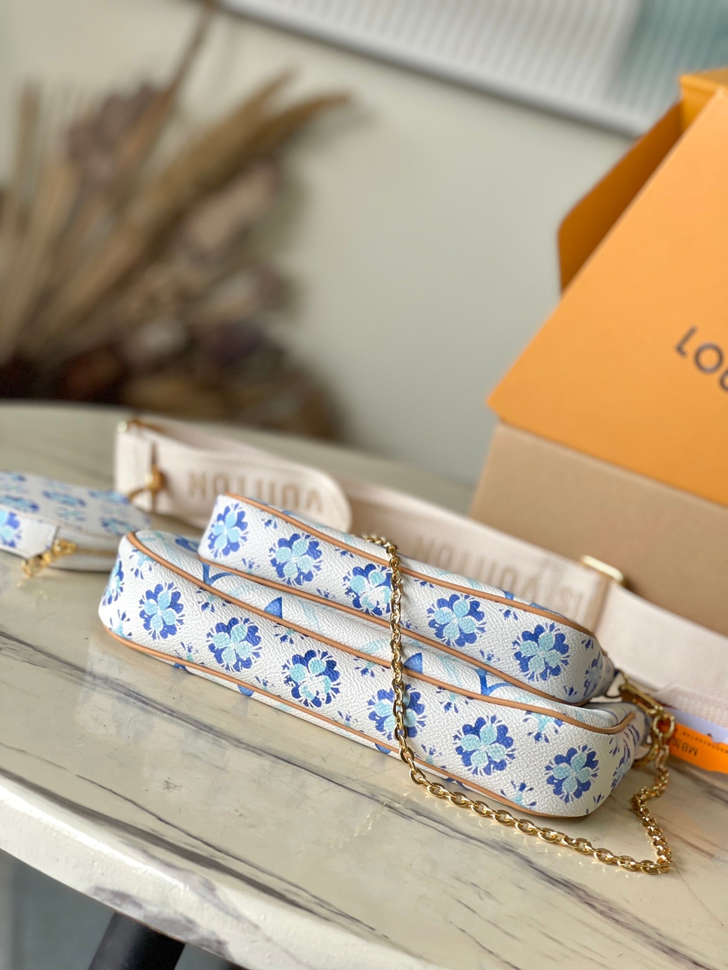 ACCESSOIRES MULTI-POCHETTES 24 PO CARREAUX MONOGRAMME BLEU LAGON TOILE QUINCAILLERIE DORÉ