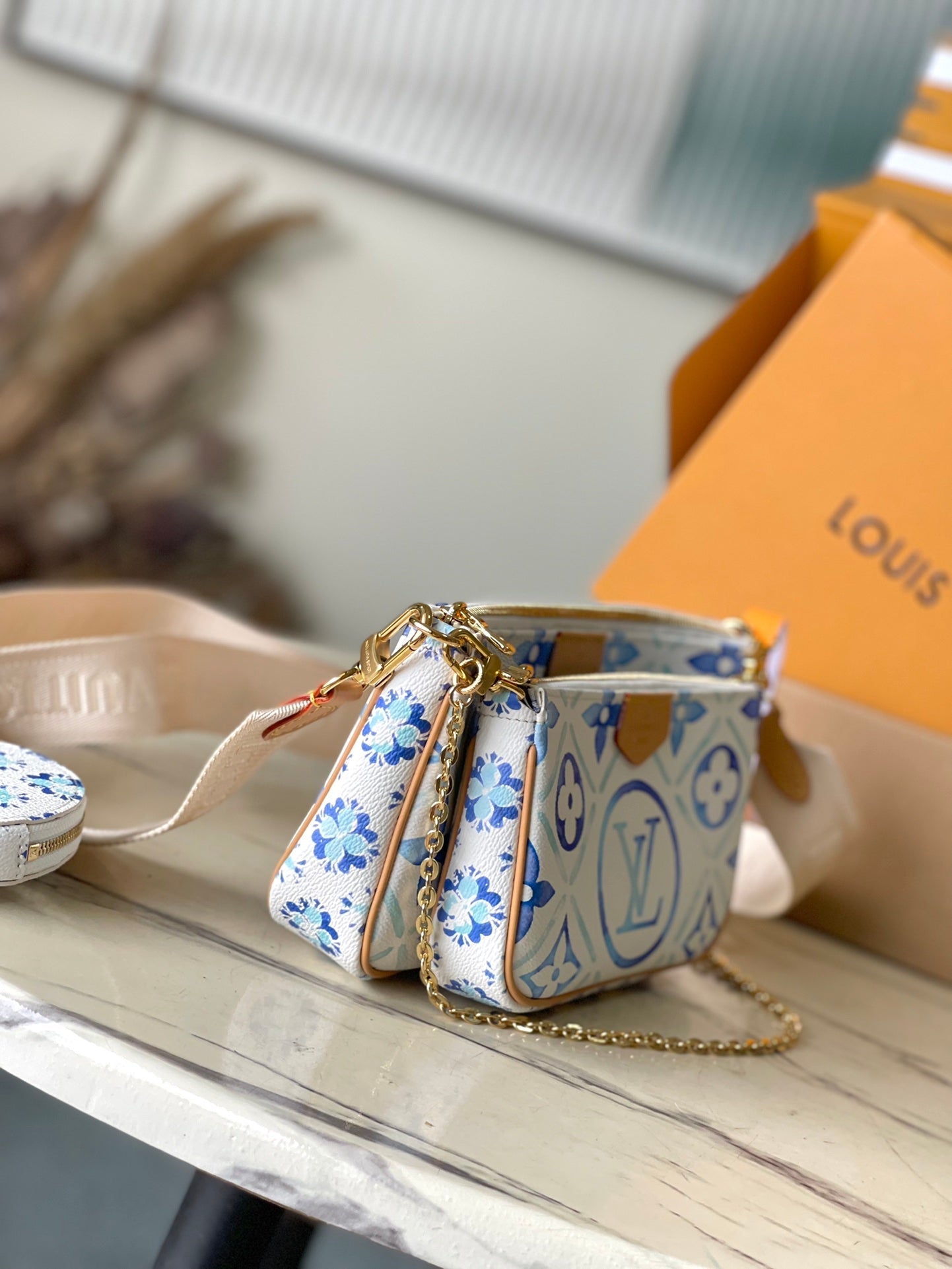 ACCESSOIRES MULTI-POCHETTES 24 PO CARREAUX MONOGRAMME BLEU LAGON TOILE QUINCAILLERIE DORÉ