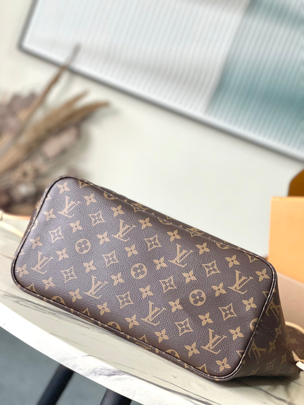 NEVERFULL MM 31 EN TOILE MONOGRAMME MARRON AVEC PATCH LAPIN ROSE