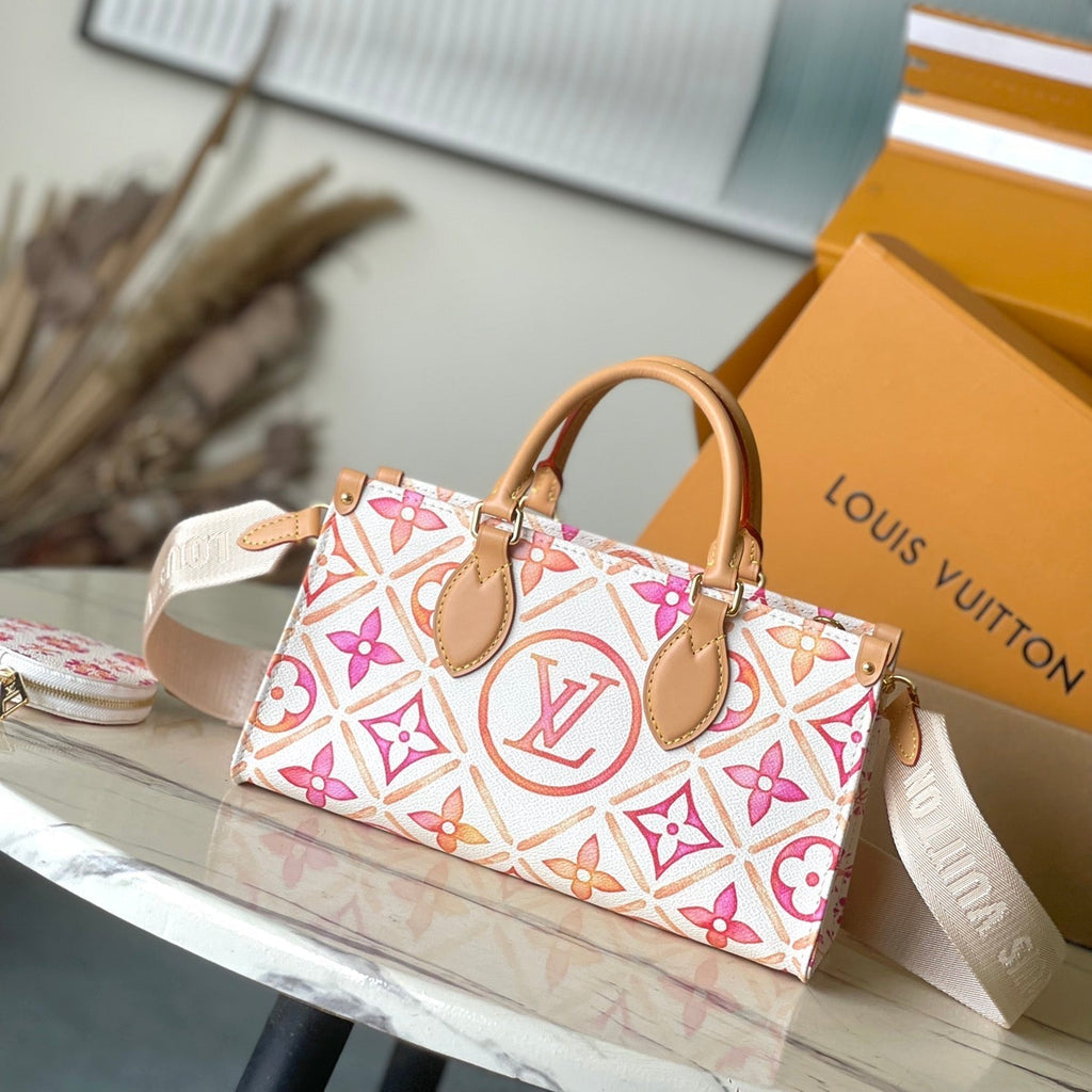 ONTHEGO EAST WEST 25 EN TOILE CARREAUX MONOGRAMME CORAIL