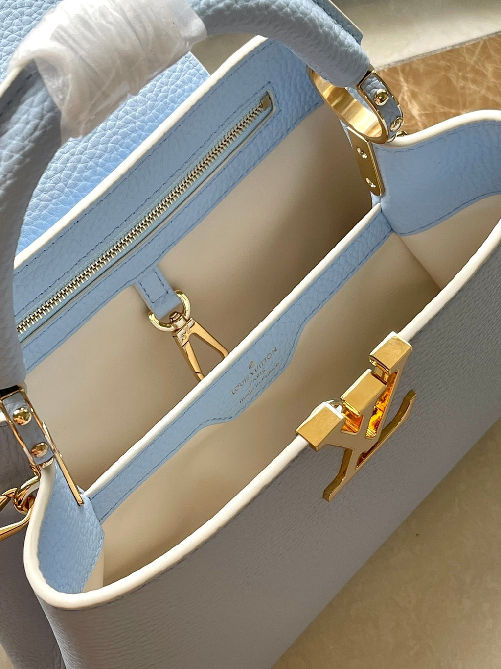 CAPUCINES BB 26 EN BLEU BONBON TAURILLON QUINCAILLERIE OR