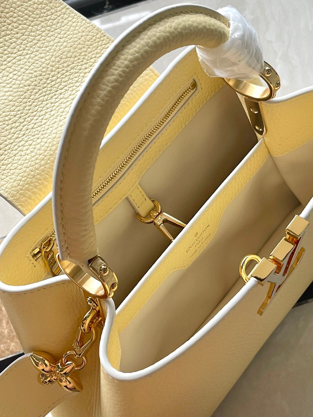 CAPUCINES BB 26 EN TAURILLON JAUNE BANANE