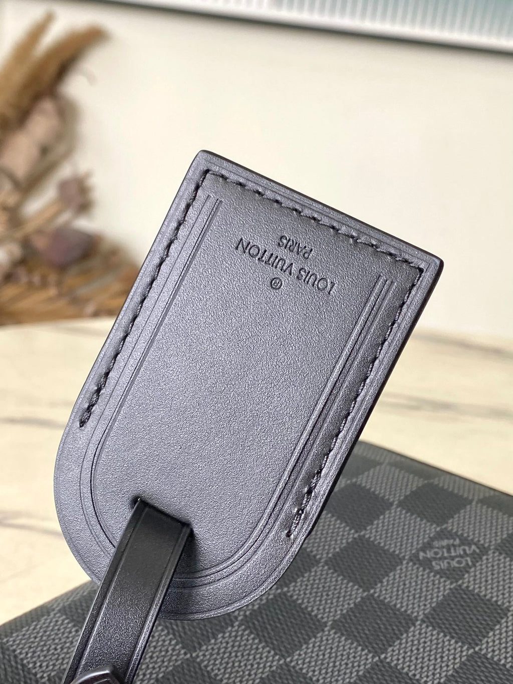 POCHETTE TAKEOFF 30 EN TOILE DAMIER GRAPHITE GRIS NOIR