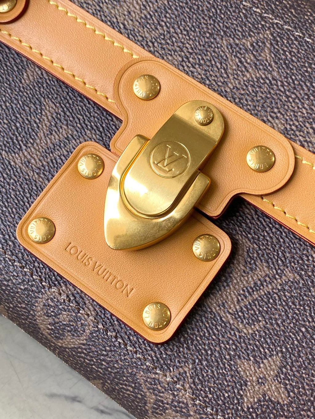 SOUL TRUNK 19 EN TOILE MARRON MONOGRAMME DUST QUINCAILLERIE DORÉ