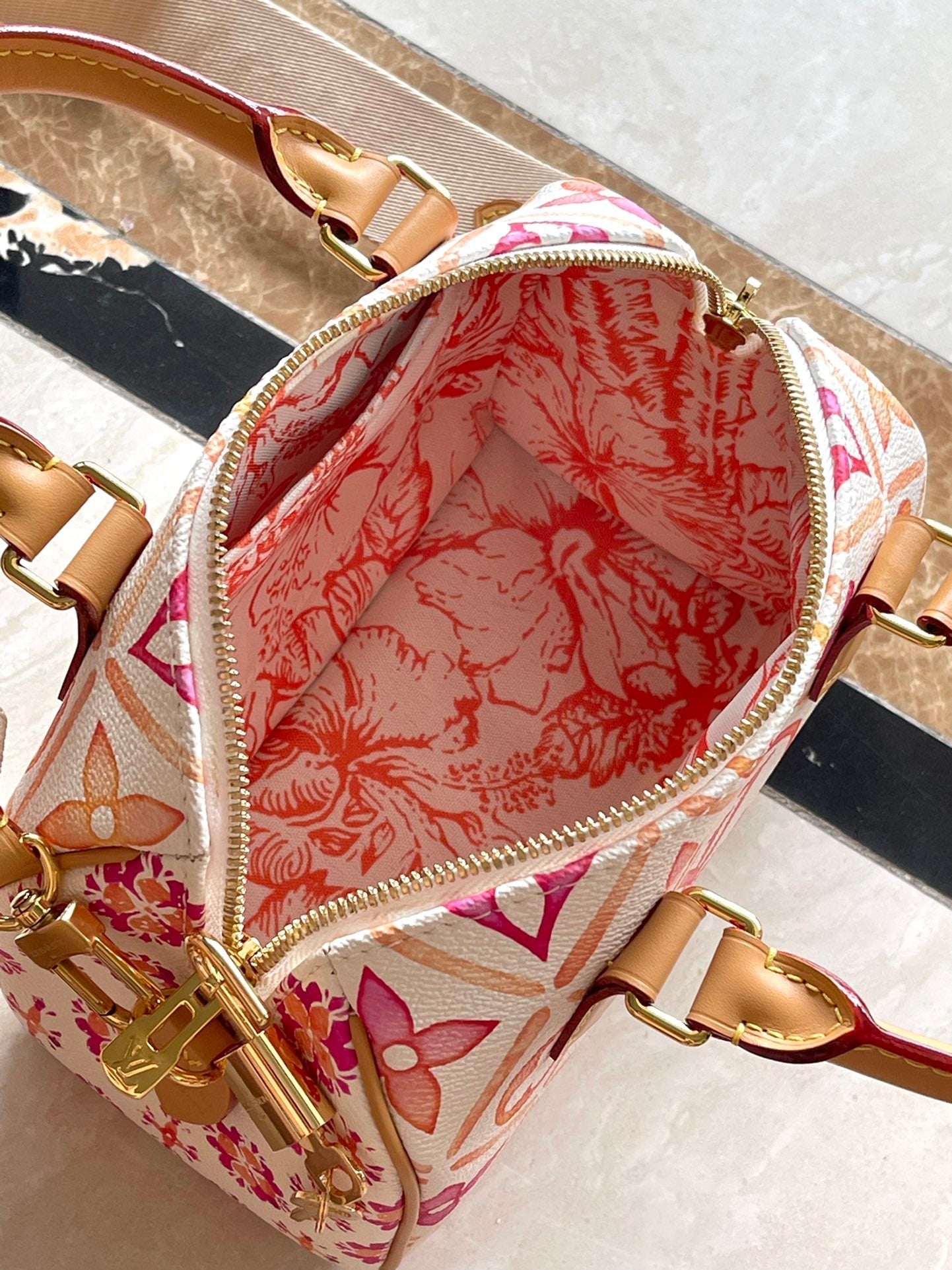SAC À BANDOULIÈRE SPEEDY 20 PO, TOILE À CARREAUX MONOGRAMME CORAIL, BOUCLE OR