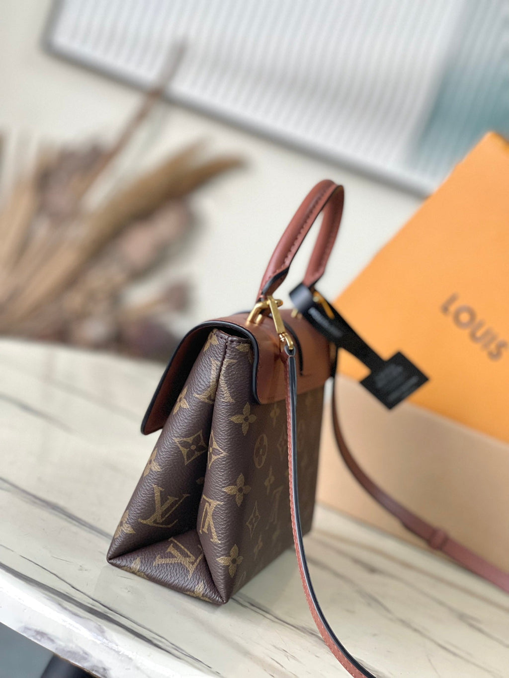 LOCKY BB 20 EN TOILE MONOGRAMME MARRON ET CUIR DE VEAU LISSE BOUCLE DORÉ