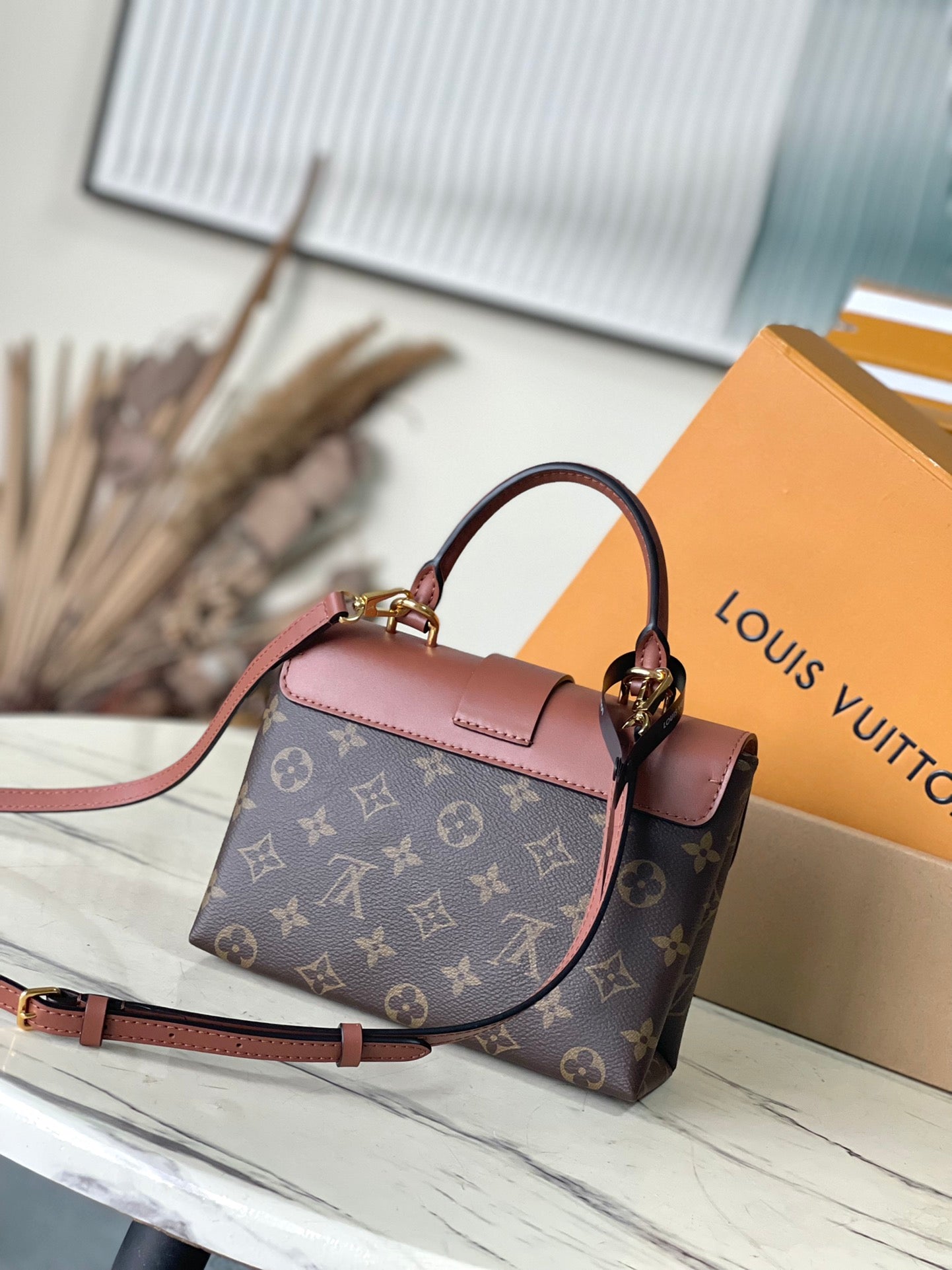 LOCKY BB 20 EN TOILE MONOGRAMME MARRON ET CUIR DE VEAU LISSE BOUCLE DORÉ