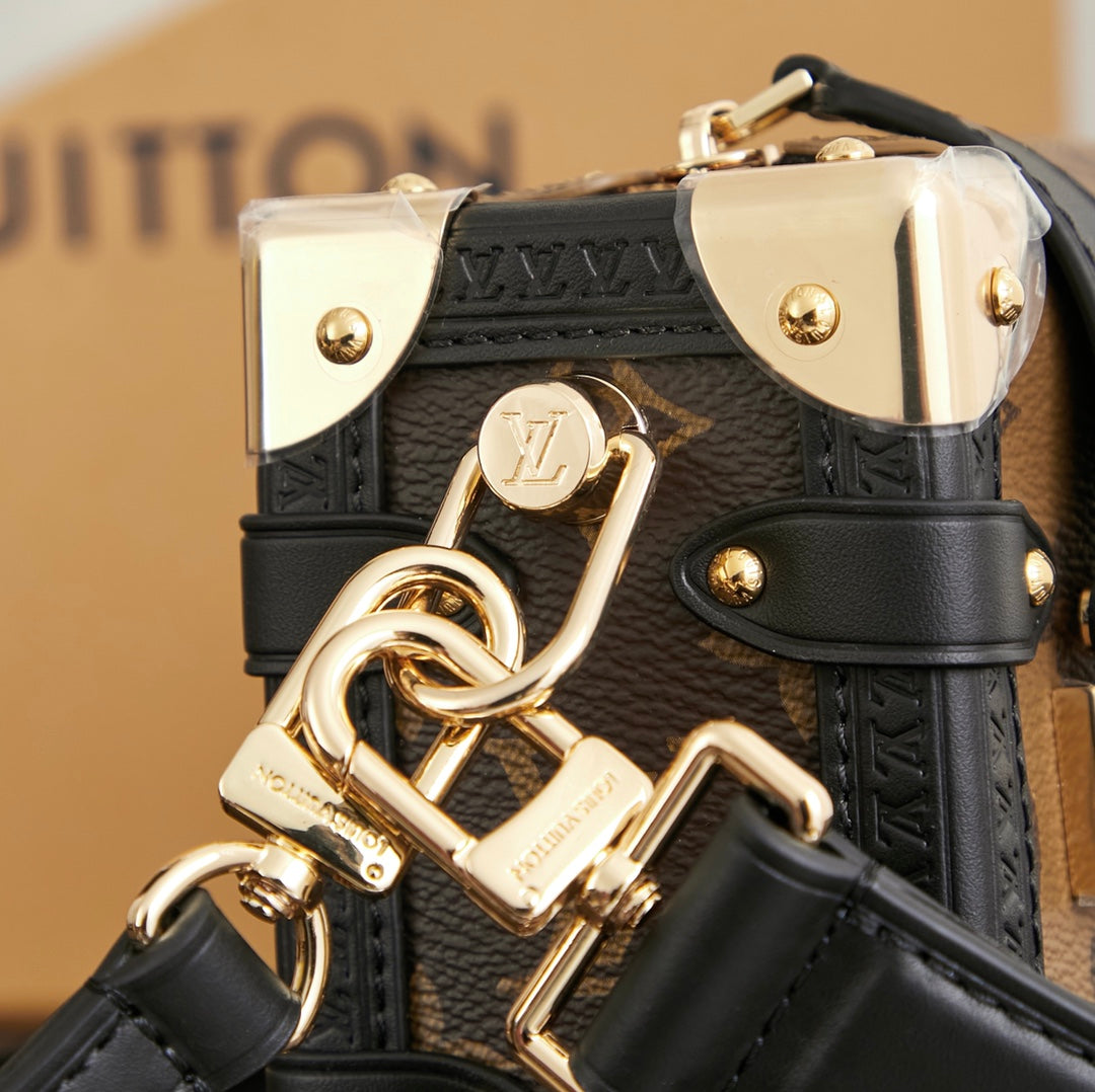 Coffre latéral Mini 18 po, toile inversée avec monogramme marron, quincaillerie dorée