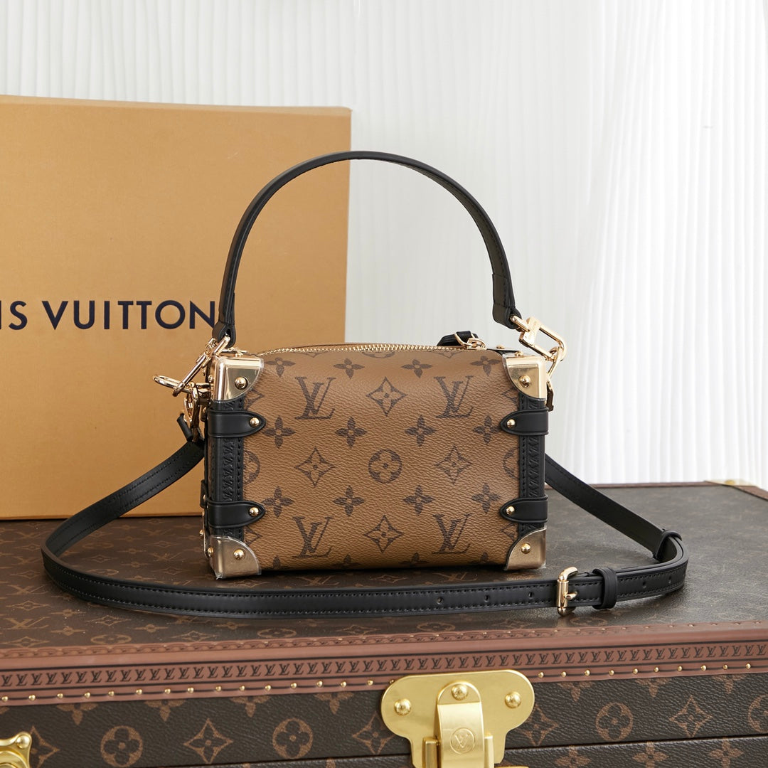 Coffre latéral Mini 18 po, toile inversée avec monogramme marron, quincaillerie dorée